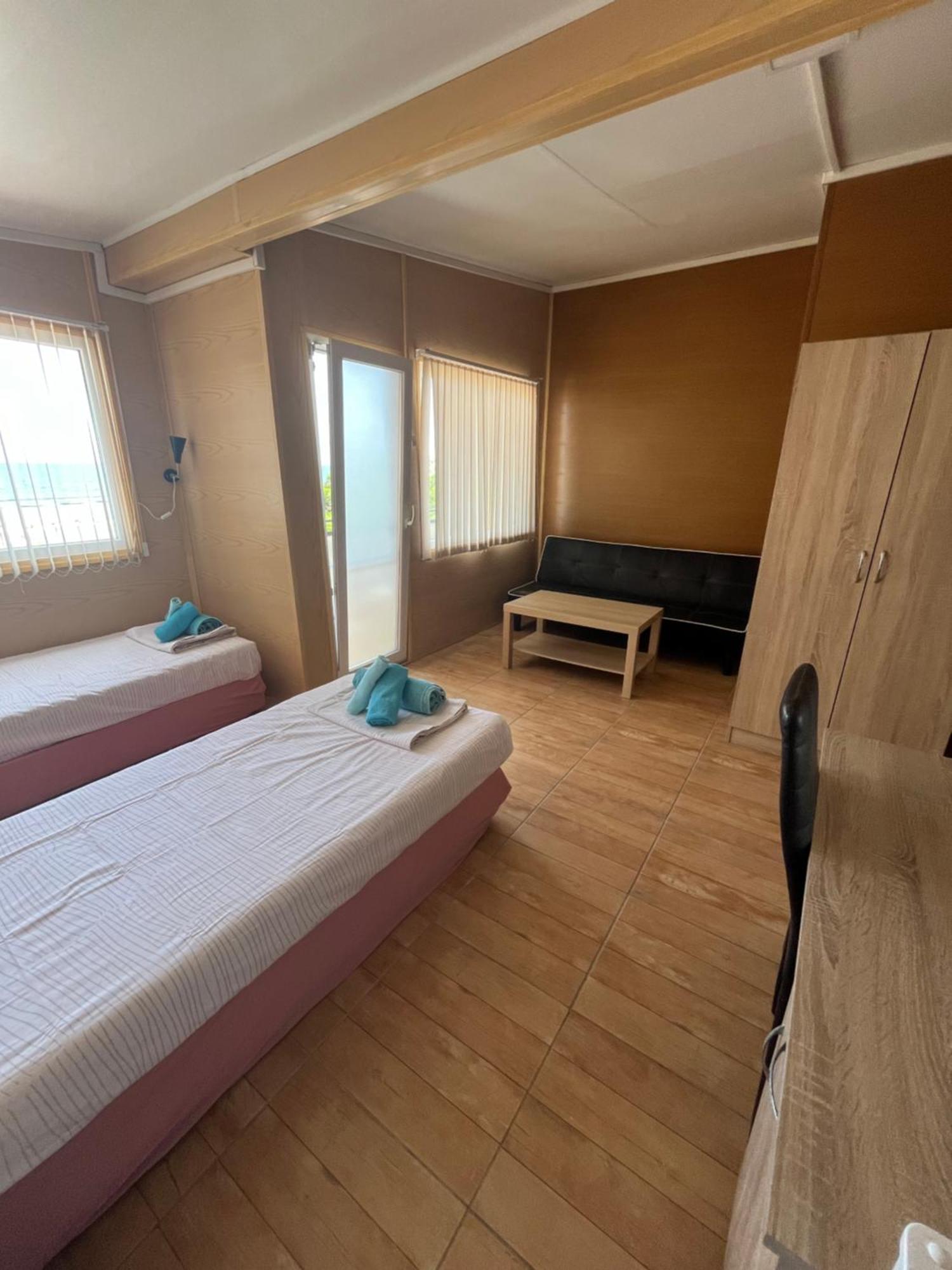 Family Hotel Globus Golden Sands Exterior photo